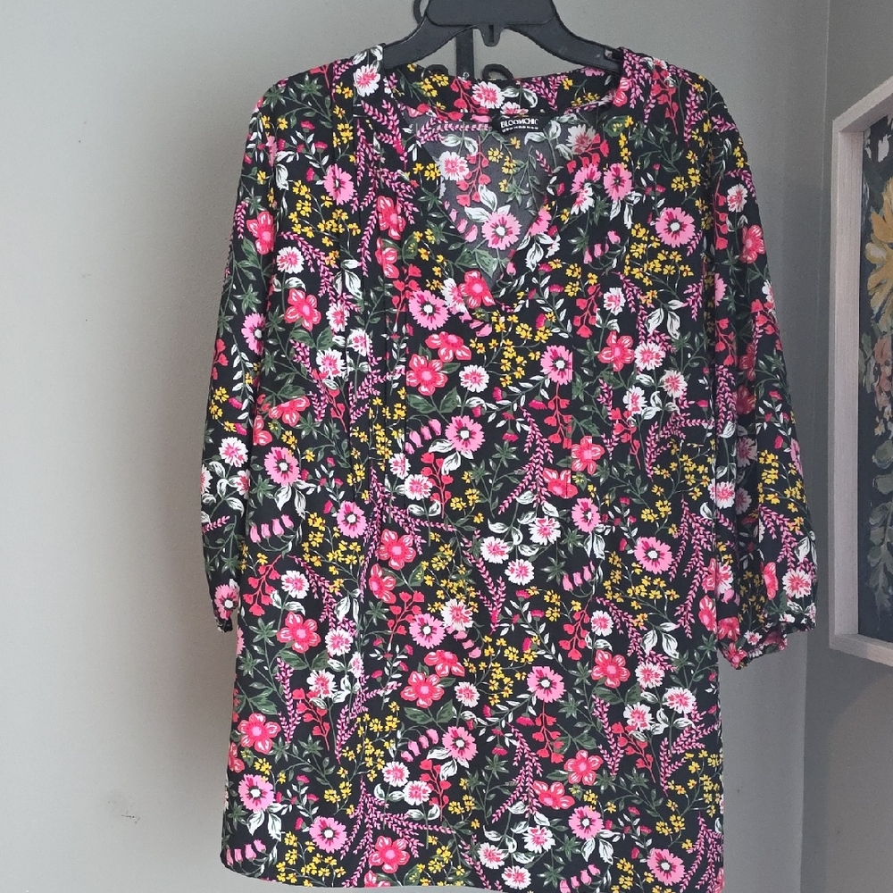 BloomChic Black Floral Blouse Size 18-20